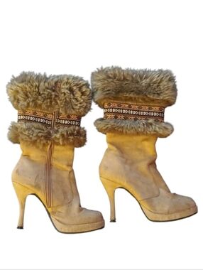Vintage Splash SZ6 Tan Furry Heeled Boots